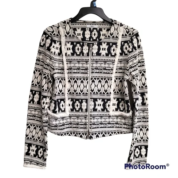 Bar III Black And White Aztec‎ Tribal Print Fringed Full Zip Jacket Size Medium