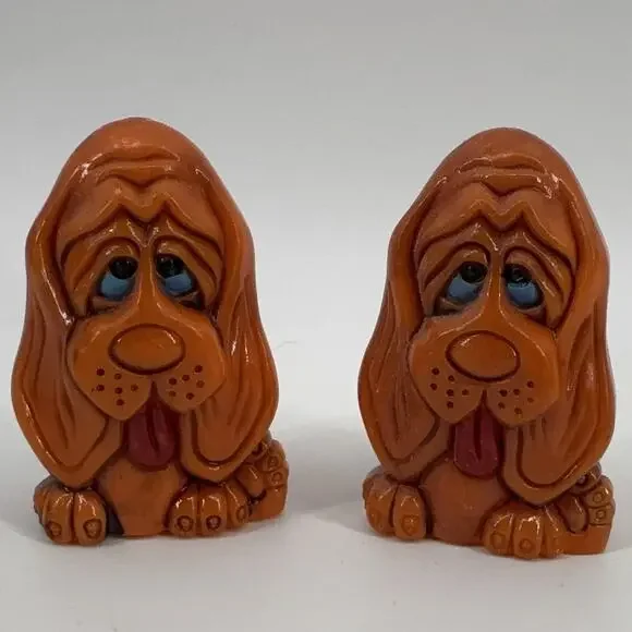 Vintage Basset Hound Dog Animal Plastic Salt & Pepper Shakers Set 2.5