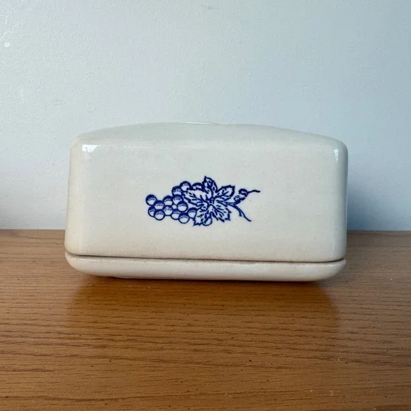 Oxford Ware USA Butter Dish with Lid Vintage Blue Grapes Fruit‎ Design