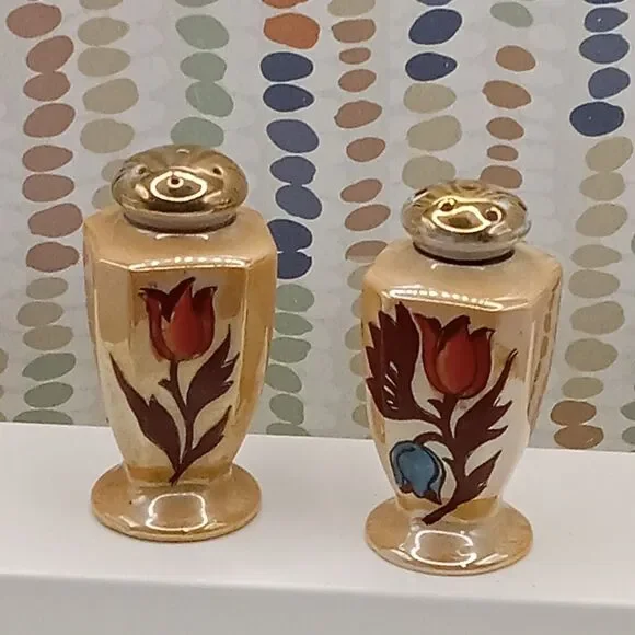Japan Lusterware Tan TULIP Porcelain Vtg Salt Pepper Shakers 3 in Hand Painted
