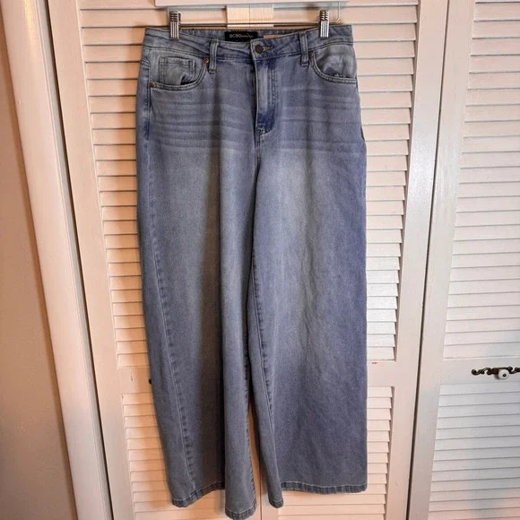 BCBGMAXAZRIA Women's Light Wash Wide Leg Jeans SZ 9/29‎