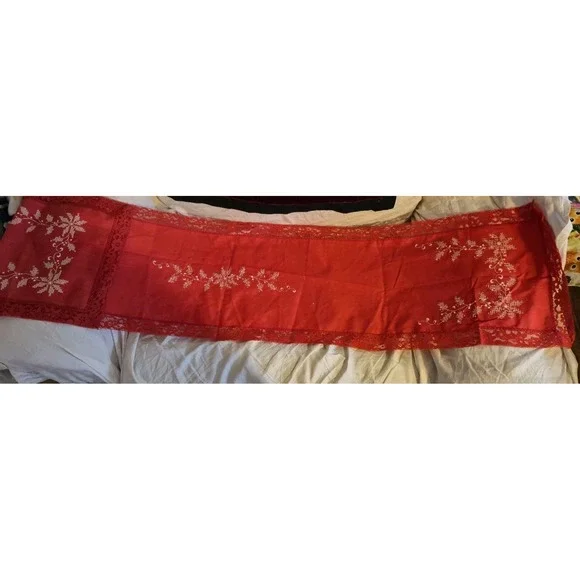 Vintage Red Embroidered Table Runner 36x15 Lace‎ Floral Poinsettia