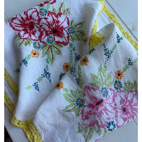 Vintage Hand Embroidered Floral Table Runner White Linen Yellow Lace Trim 33in
