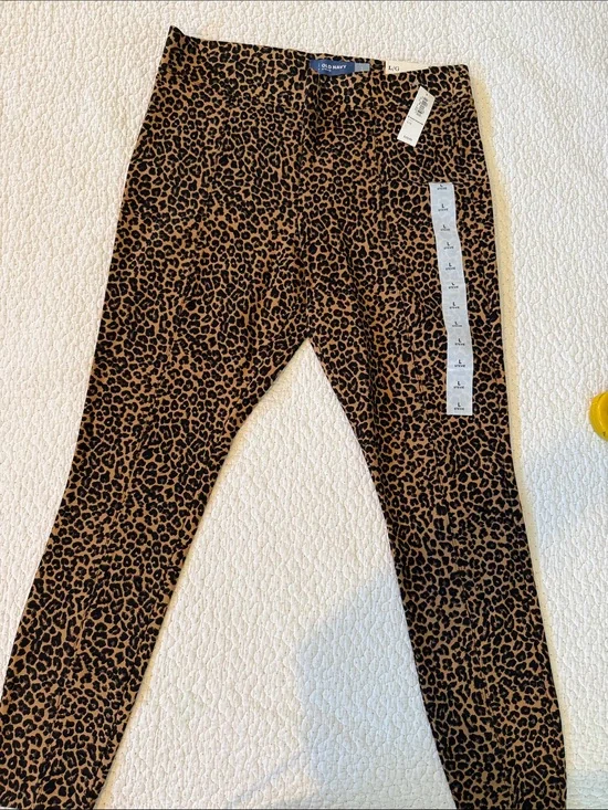 Old Navy Women’s Leopard Print Leggings - Brown & Black