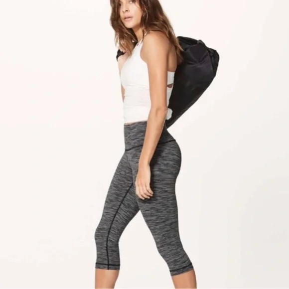 Lululemon Wunder Under Hi-Rise 1/2 Tight (Luxtreme 15”) Wee Are From Space Blk 6