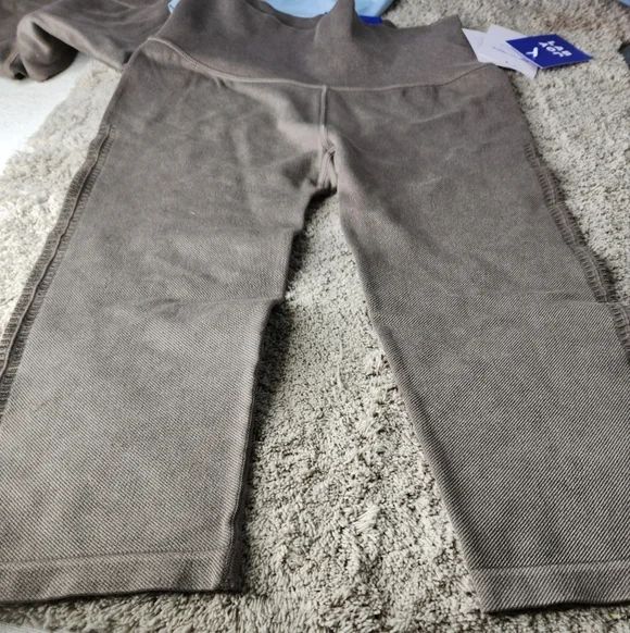 JoyLab Short Persuading Gray High Rise Leggings Size M
