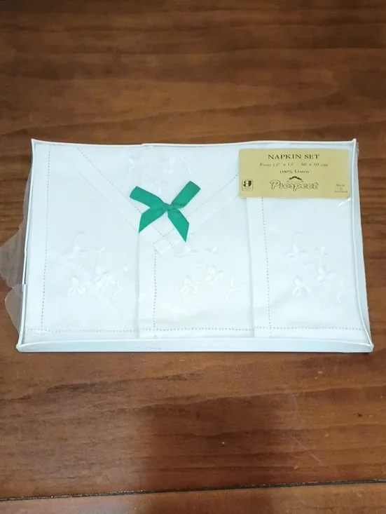 Prospect Irish Linen Napkins, Set Of 4 - Vintage!