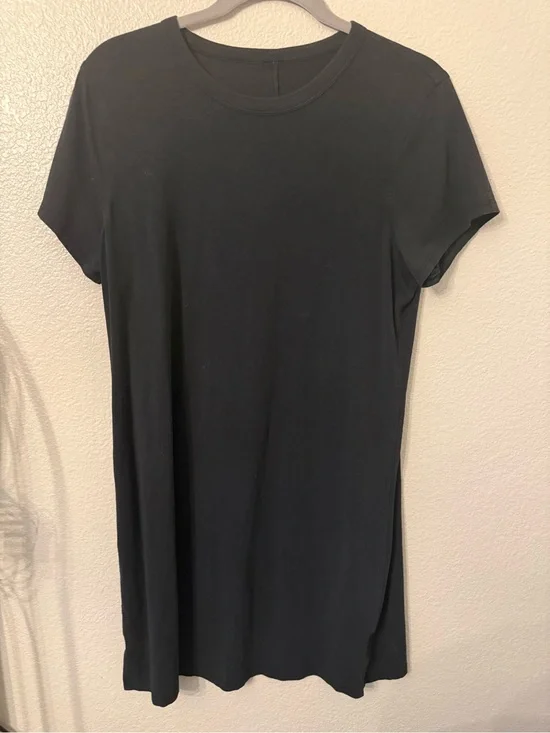 lululemon athletica Black Short Sleeve Midi Tee Dress