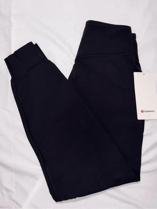 NWT*LULULEMON*SIZE 6* ALIGN HIGH RISE JOGGER*AUTHENTIC*BLACK*$118 RETAIL*25” LNG
