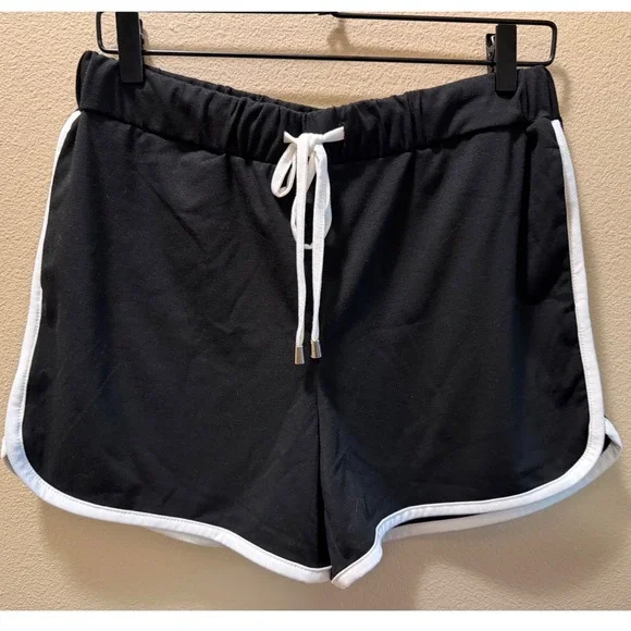 Sunshine & Rodeos Essentials Black Dolphin Shorts White Trim NWT Size M