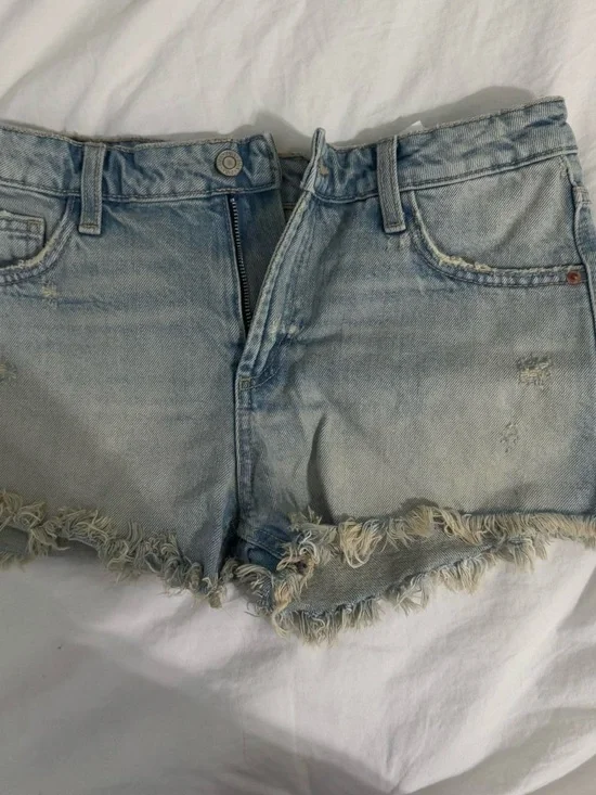 Zara Light Wash Distressed Denim Shorts
