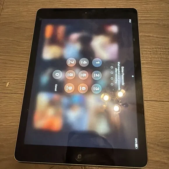 Apple iPad Air A1474 1st Generation, Wi-Fi, 9.7
