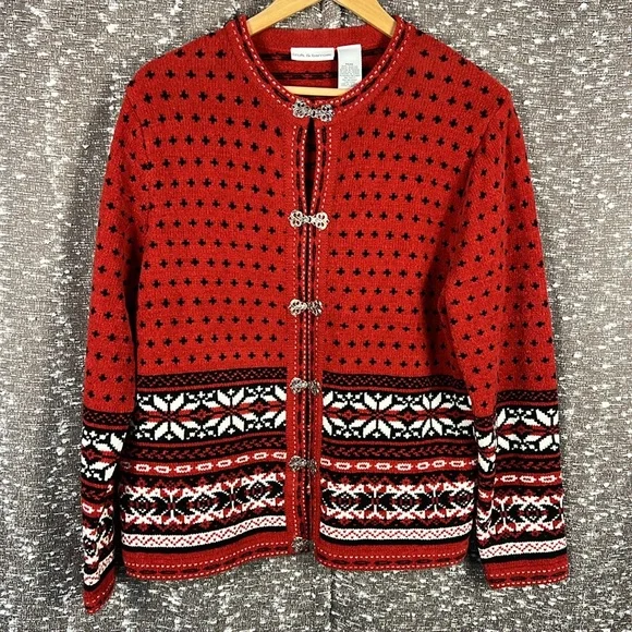 Croft & Barrow Women Medium Red Snowflake Metal Clasp Cardigan Holiday Fair Isle
