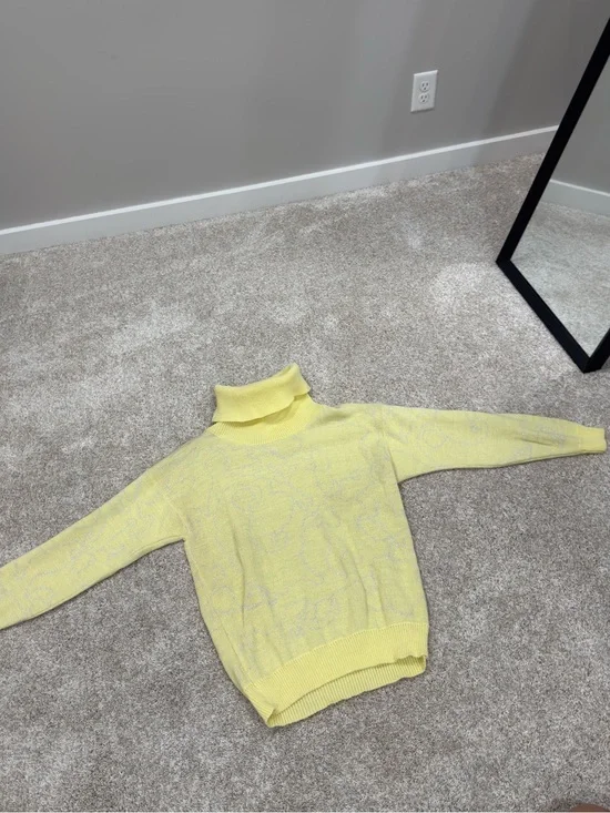 Retro Vintage Late 80s Cozy Women's Butter Yellow Turtleneck Sweater