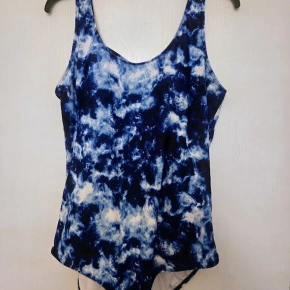 Blue tie-dye print‎ swimsuit with criss cross straps Size XXL