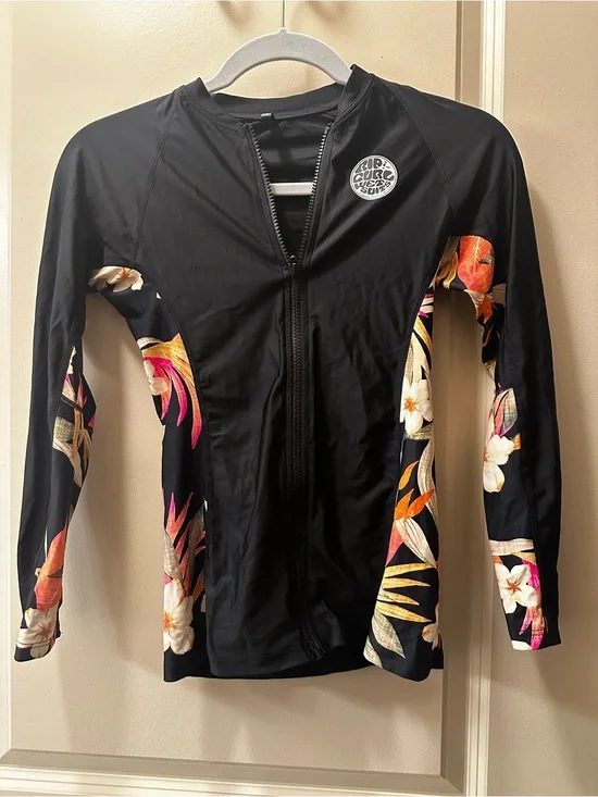 Rip Curl Black Floral-Panel Long Sleeve Zip Front Rash Guard