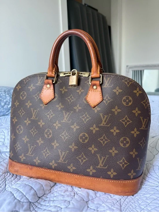 Louis Vuitton Monogram Alma MM