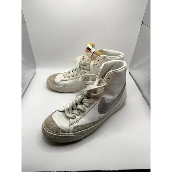 Nike Blazer Mid '77 CZ1055-112 Womens 8 Sneakers White‎ Silver Leather Shoes