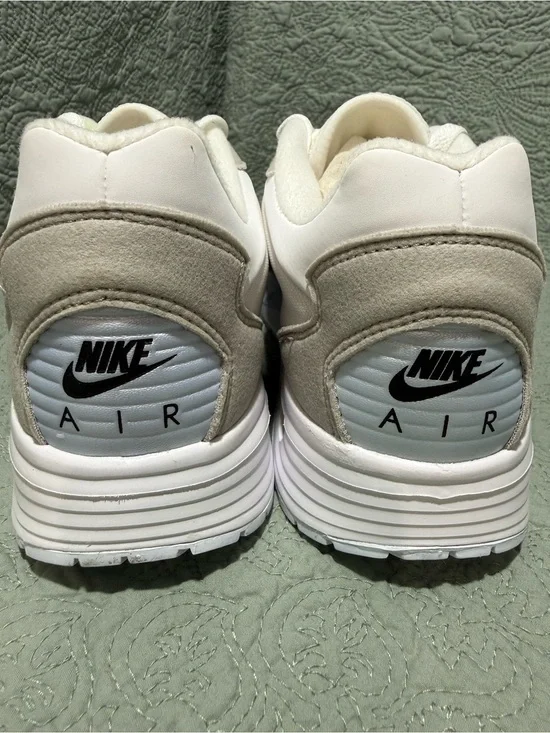 W Nike Air Max Solo Woman’s Size 8.5