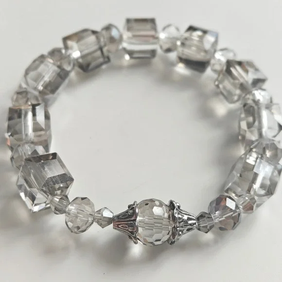 Clear Faceted Square Glass Bead Stretch Bracelet Silver Filigree Accents 6in
