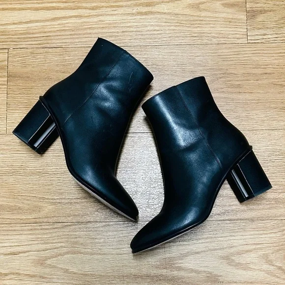 Tory Burch  HEELED BLACK ANKLE LEATHER BOOT