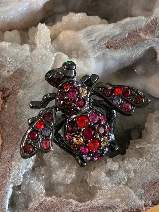 Joan Rivers red and pink rhinestone bee brooch in Japaned metal tone