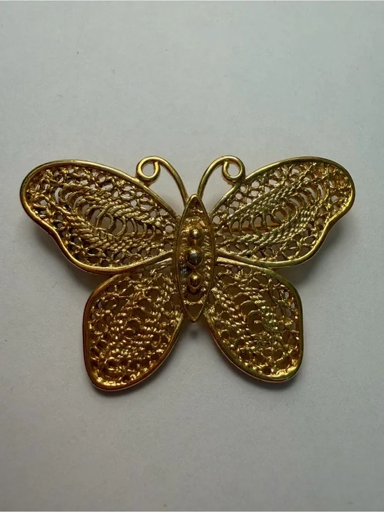 Gold Butterfly Filigree Brooch - Elegant Women Jewelry