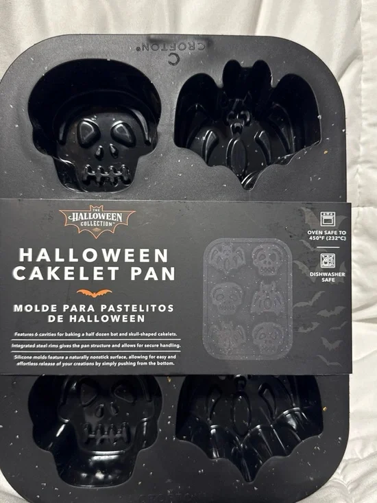 NEW Crofton Halloween Cakelet Pan – Black Bat & Skull Silicone Mold