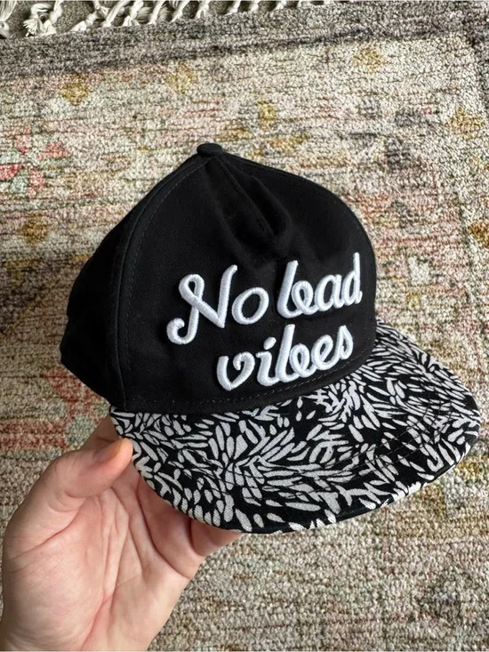 H&M Youth Graphic Hat.
