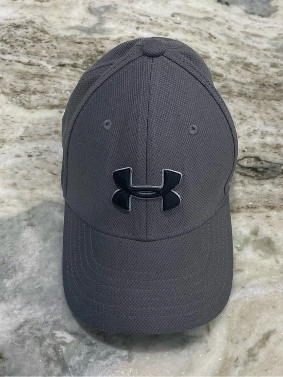 Boys Under Armour Gray Hat with Black Logo - Performance Baseball Cap
