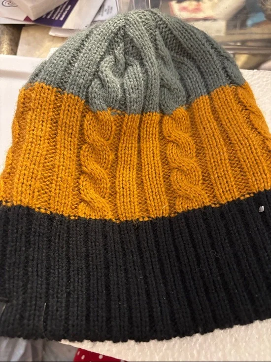 Quiksilver Black Ribbed Knit Beanie