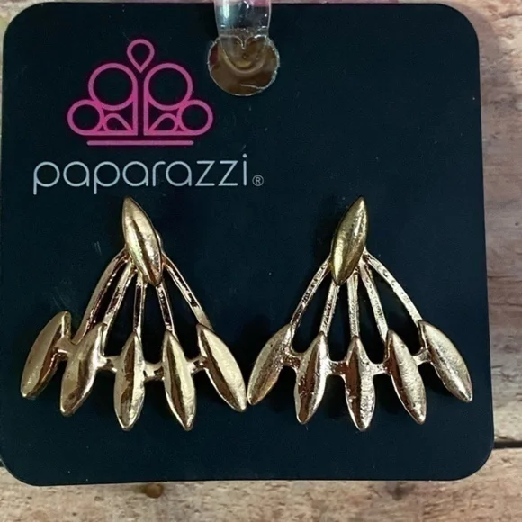 Paparazzi Earrings (Ear Jacket)