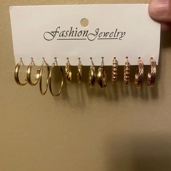 NEW fashion earrings set