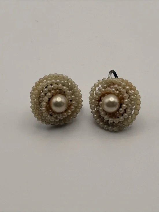 Vintage 1940s 50s Faux Seed Pearl Cluster Screw Back Earrings Bridal