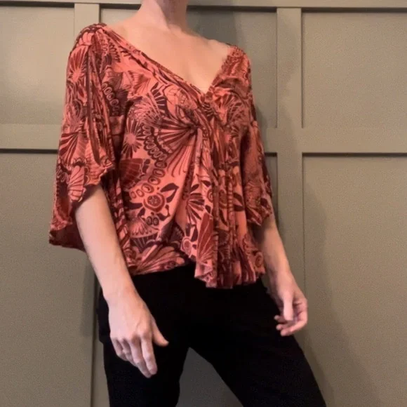 Free People Amour Split Sleeve Top Butterfly Floral Flowy Boho V-Neck Size Small