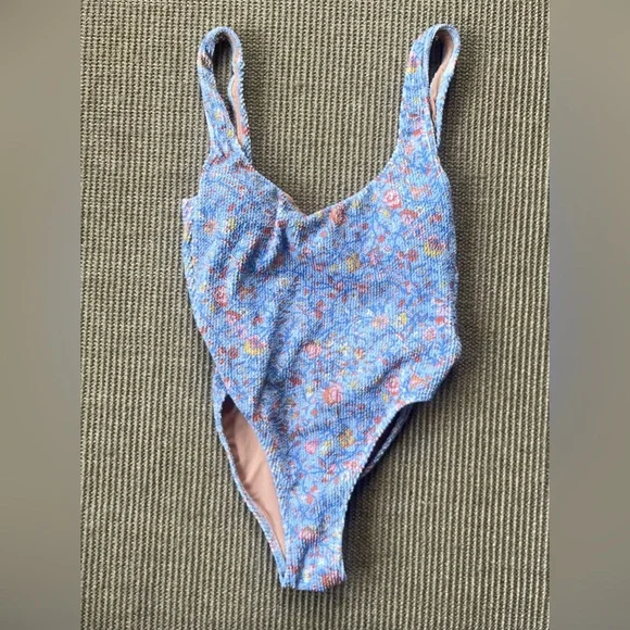 Claudia Scrunchie one piece size 6