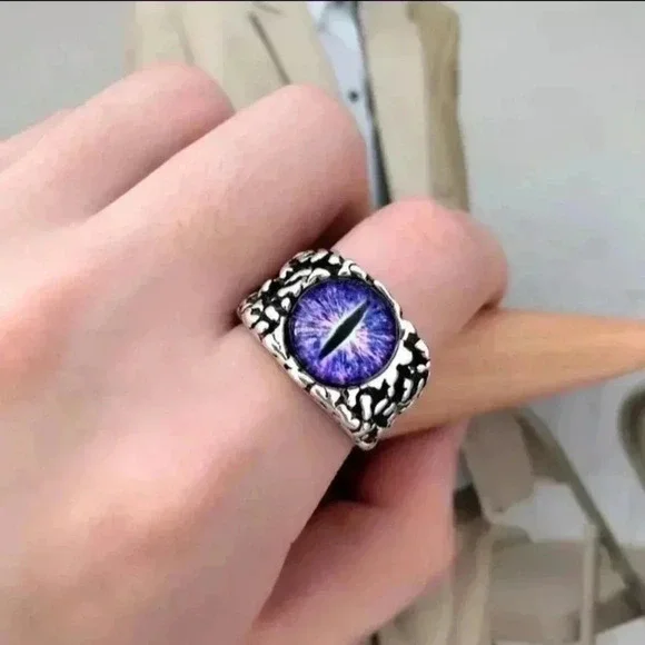 Dragon Eye Hot Ring Size Is Adjustable 7 to 9