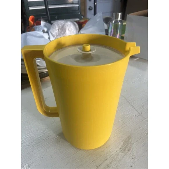 1970s Tupperware 1416-3 Yellow 1 Gallon Pitcher With White Push Button Seal Lid