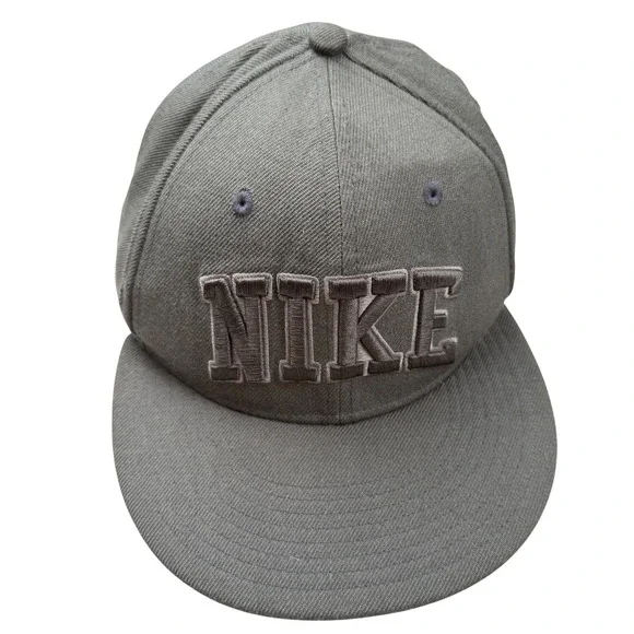 Nike True Flat Brim Snapback Hat Gray Embroidered Block Logo Wool Blend OSFM‎