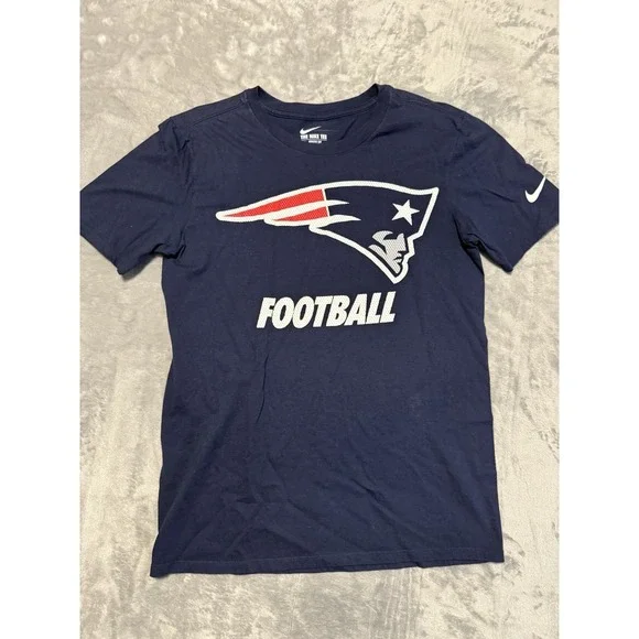 Nike T-Shirt Men Small Blue New England Patriots Athletic Cut Training Crew Neck