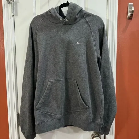 Nike Men's Gray Hoodie Size Large