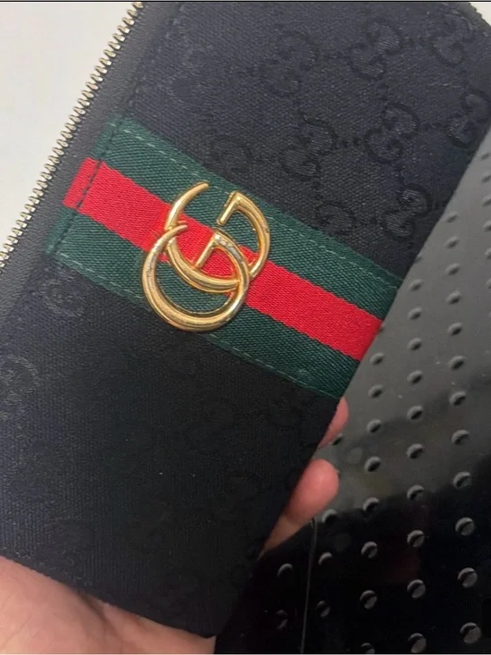 Gucci Black GG Supreme Zip Card Holder with Green-Red Web and Gold Double G