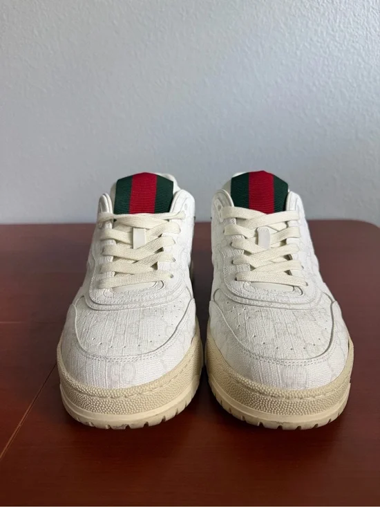 Gucci Cream Canvas Low-Top Sneakers with Red & Green Web