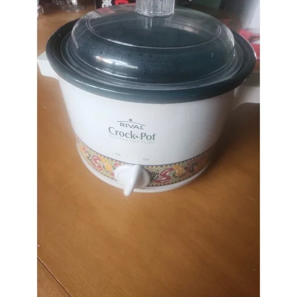 Crock Pot Rival 2 Quart Slow Cooker Model 3122 CH Chili Pepper Design‎