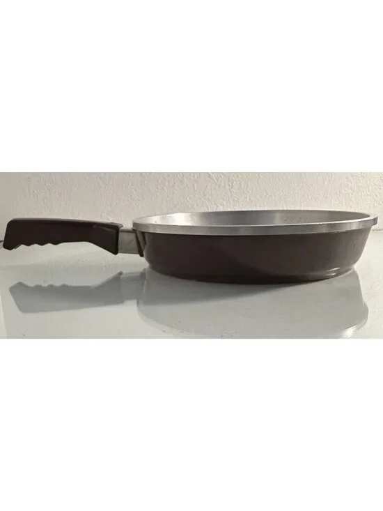 Essen Sarten Con Mango 10” 2024-39 Aluminum Pan Made in Argentina *Missing Lid*