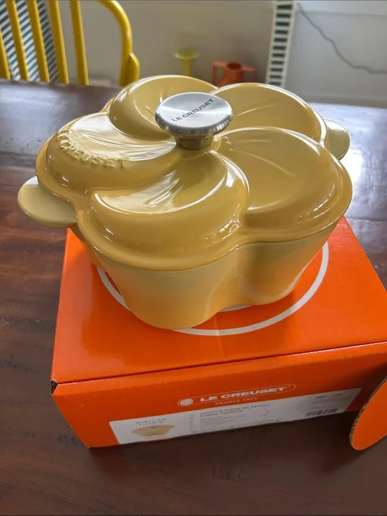 NIB Le Creuset floral cocotte