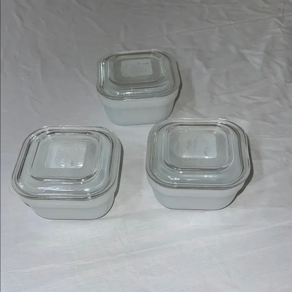 3 Vintage Fire King Balkan‎ Milk Glass Yogurt Maker Bowls Lids