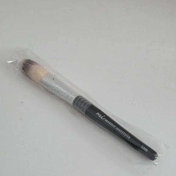 Makeup Institute S306 Professional Tapered Foundation Concealer Brush Black