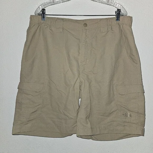 The North Face Solid Khaki Tan Cargo Shorts 100% Nylon Mens Large READ AS IS