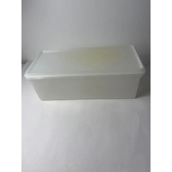 Vintage Tupperware 607-1 White Bread‎ Keeper with Sealing Lid 13
